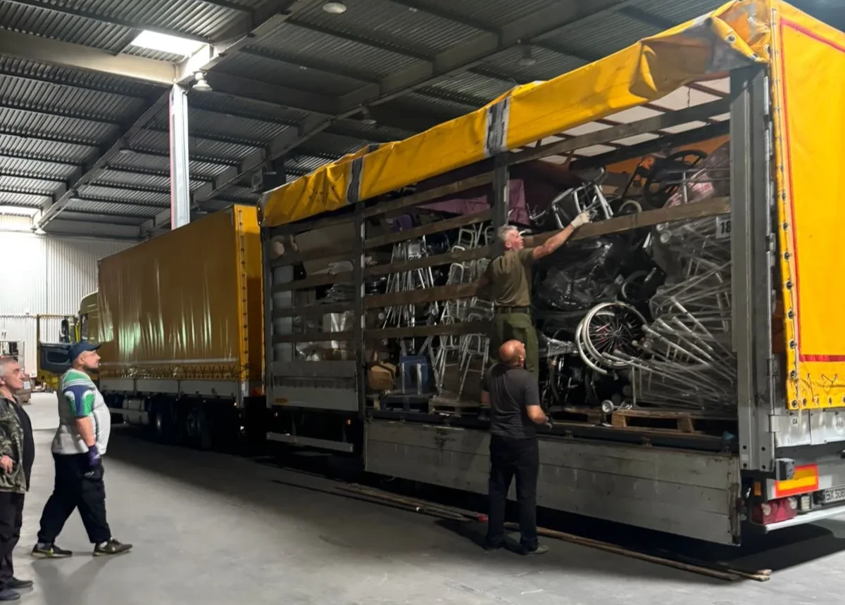 Packed lorry ready to set off